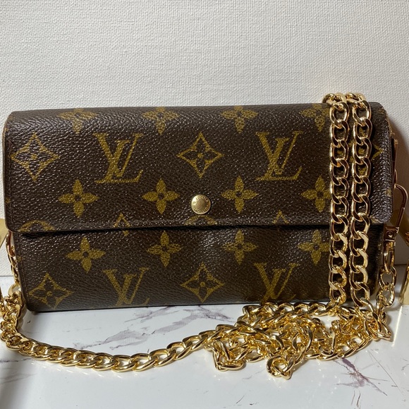 Louis Vuitton Handbags - Authentic Louis Vuitton Monogram Sarah Wallet